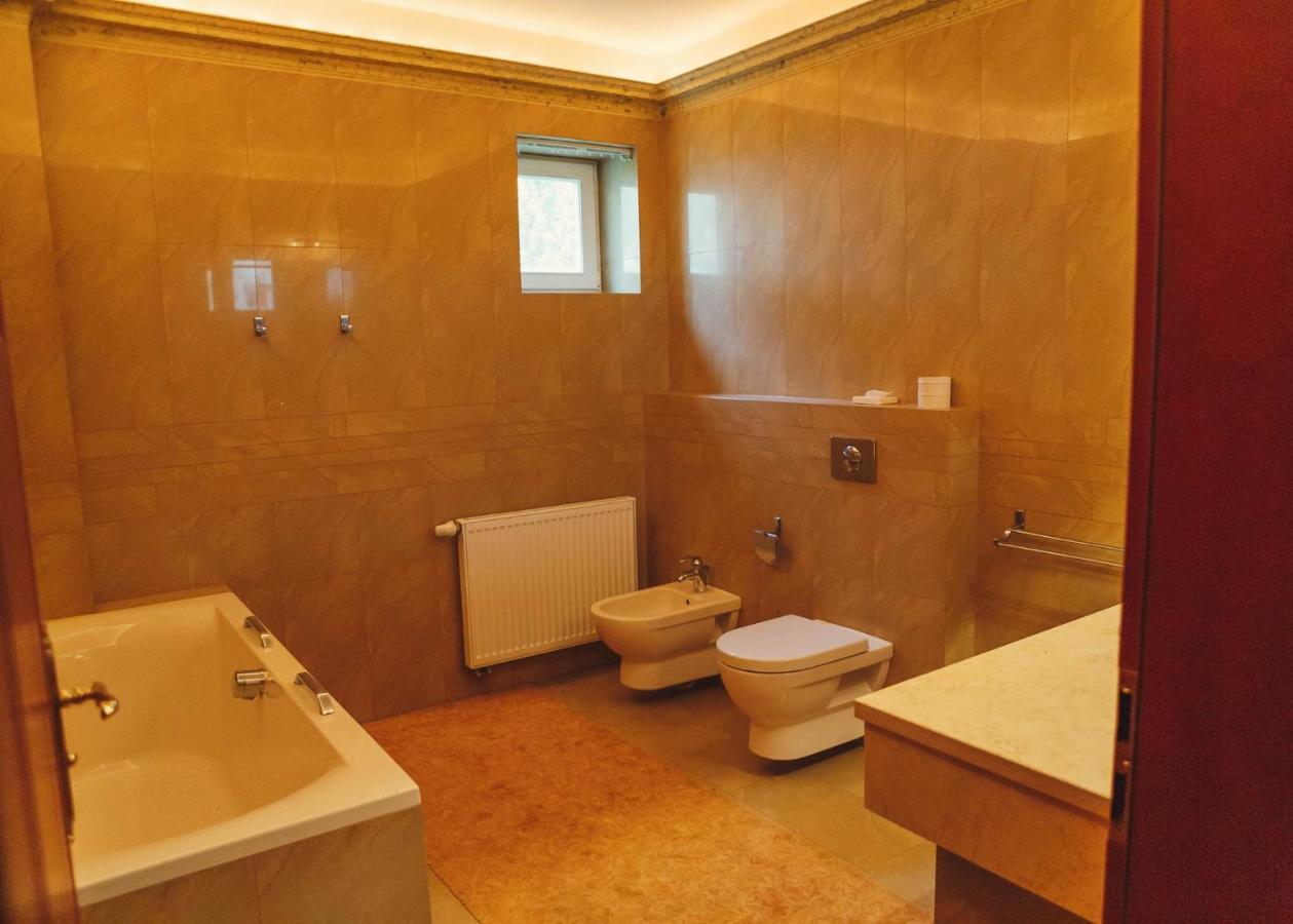 Hotel Memorial เตเรซีน ภายนอก รูปภาพ